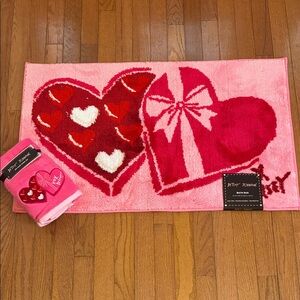 Betsey Johnson Pink and Red Heart Bath Mat with Matching Hand Towels Valentines